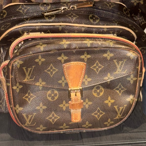 Louis Vuitton Jeune Fille MM Shoulder Bag in Monogram Brown✨ - Picture 3 of 17